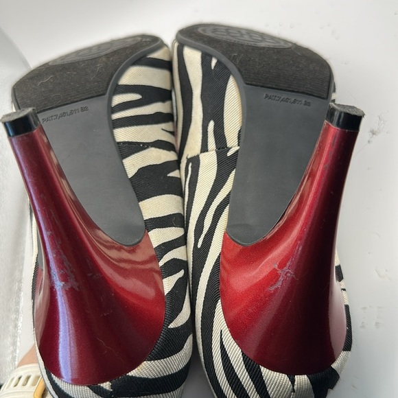 Dana Buchman Zebra Print Women's Heels - Black and White - Picture 3 of 6